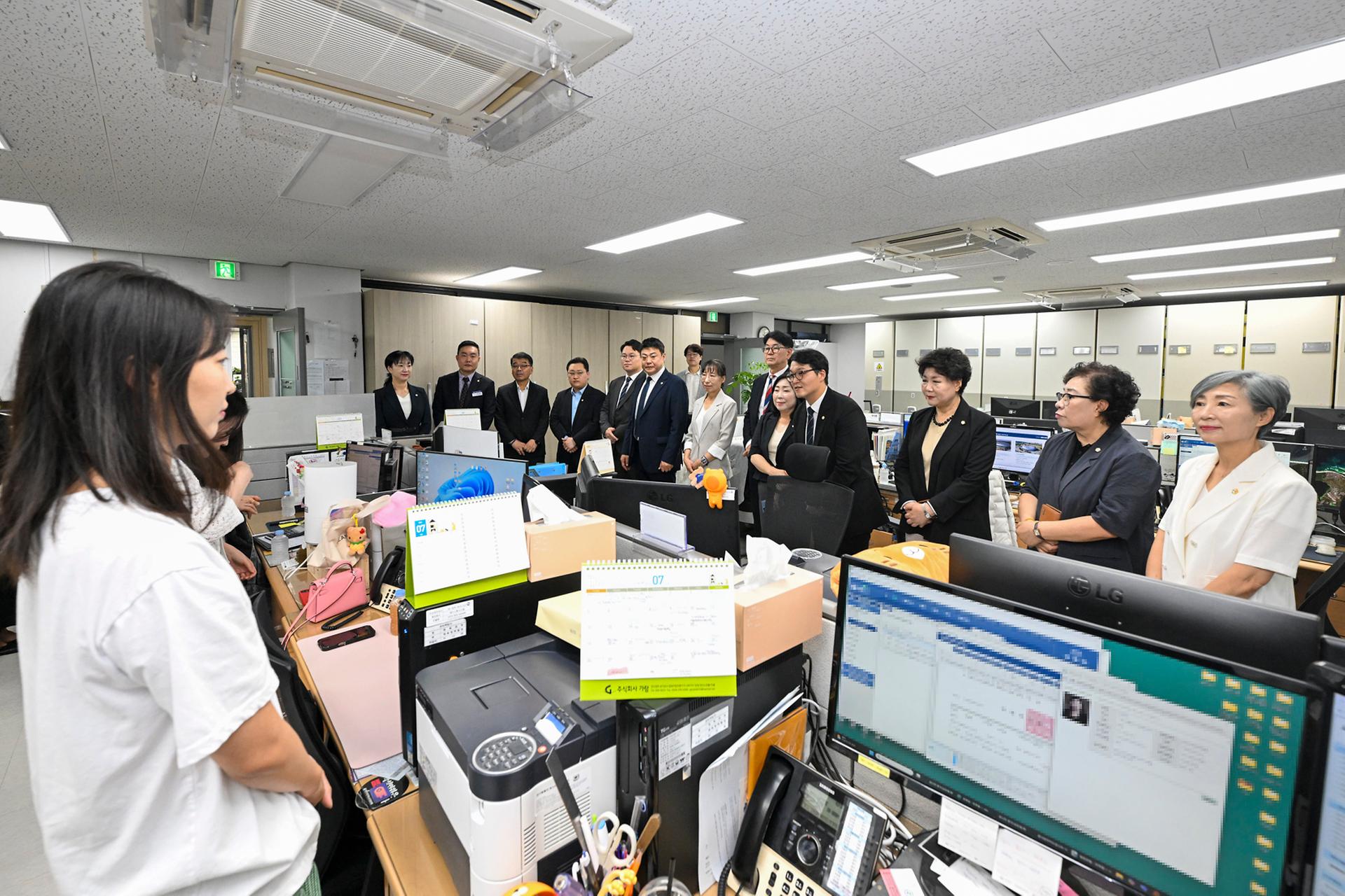20260722 10대 의정부시의회 기자실 및 본청 부서 순회 (129).jpg