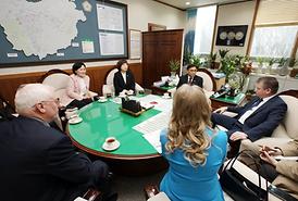 러시아 비로비잔시 대표단 의회방문