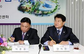 활발한 의정활동 ( 동 업무보고 청취 )