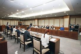 러시아 비로비잔 쿠제닉스 인형극단 의회방문