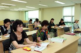 여성정치지도자 리더십 교육생 강의