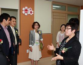 송민학교 개교 기념식