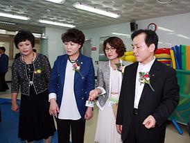 송민학교 개교 기념식