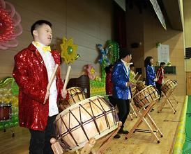송민학교 개교 기념식