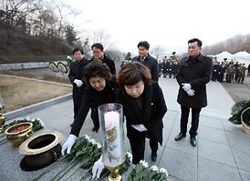 2016  丙申年  현충탑 참배