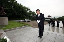 현충탑 참배