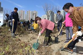 제74회 식목일 나무심기 행사