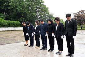 제9대 의정부시의회, 후반기 의장단 현충탑 참배