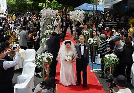 제53회 어버이날 기념행사 ‘존경과 감사의 뜻’ 전달 (신곡노인종합복지관 야외무대))