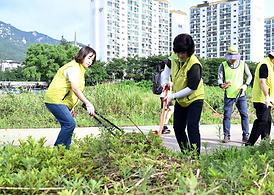 의정부시의회, 중랑천 등 집중호우 피해 복구 동참