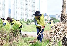 의정부시의회, 중랑천 등 집중호우 피해 복구 동참