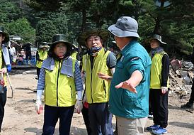 의정부시의회, 가평군 수해 복구 참여...성금 300만원 전달