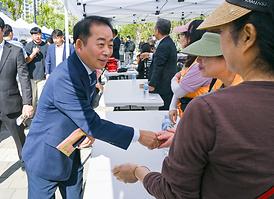 비어있던풍경 견생조각전으로 채우다