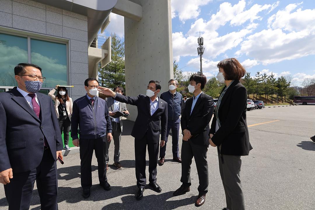 의정부시의회 오범구 의장, 의정부 버스공영차고지 현장 방문1