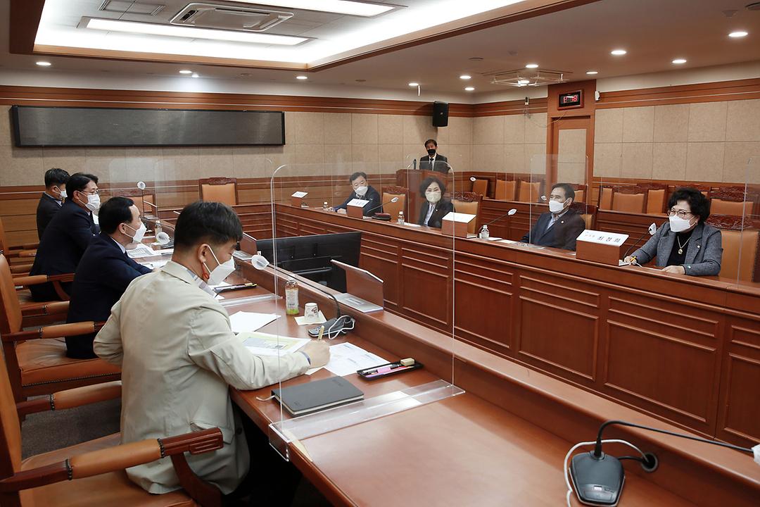 의정부시의회, 의정부1동 통합청사 증축공사 설계용역 중간보고회 참석1