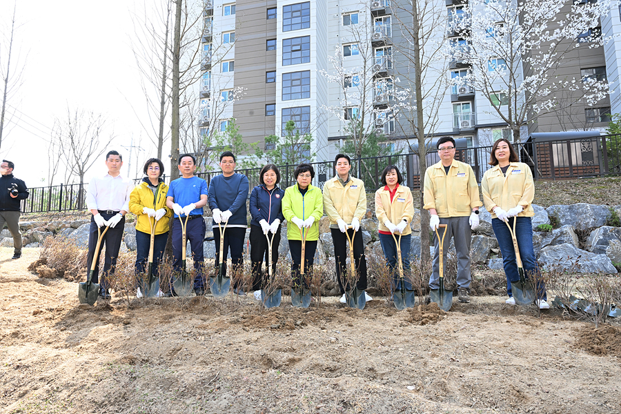 제78회 식목일 나무심기 행사 참여1