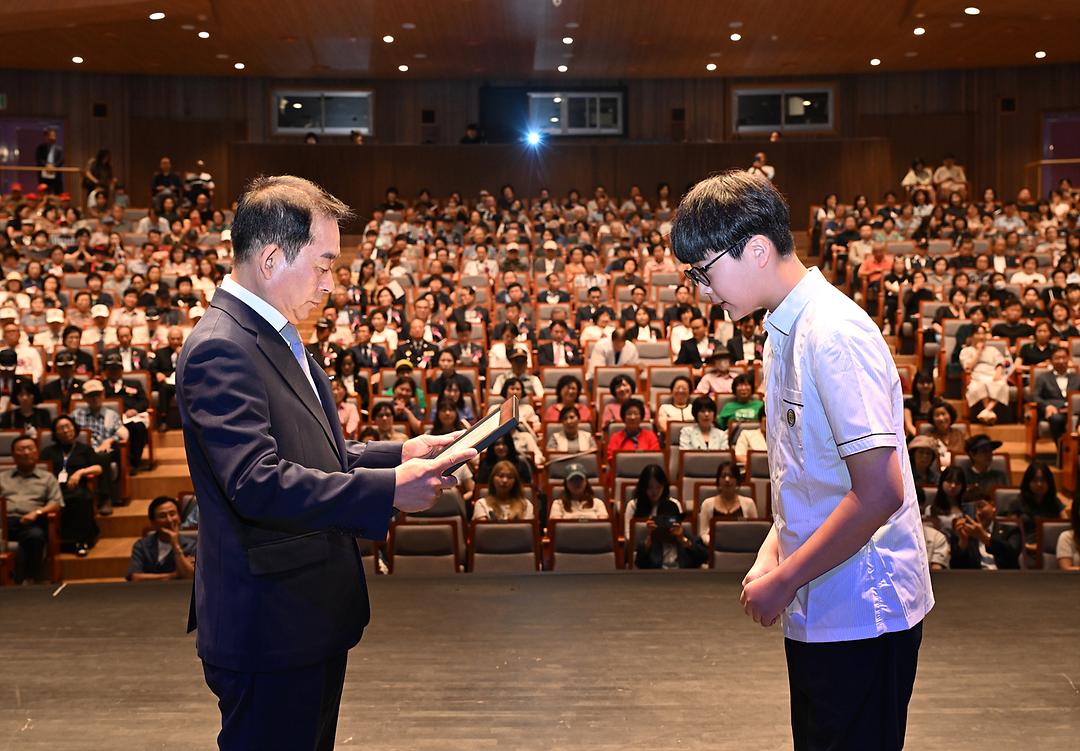 의정부시의회, 제80주년 광복절 경축식 참석... 순국선열 넋 기려2