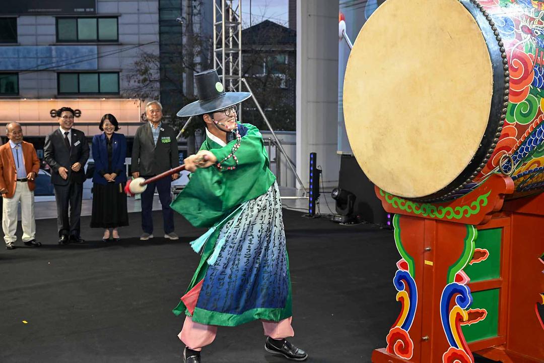 의정부시의회, 제55회 시민의 날 기념식 및 제41회 회룡문화제 참석1
